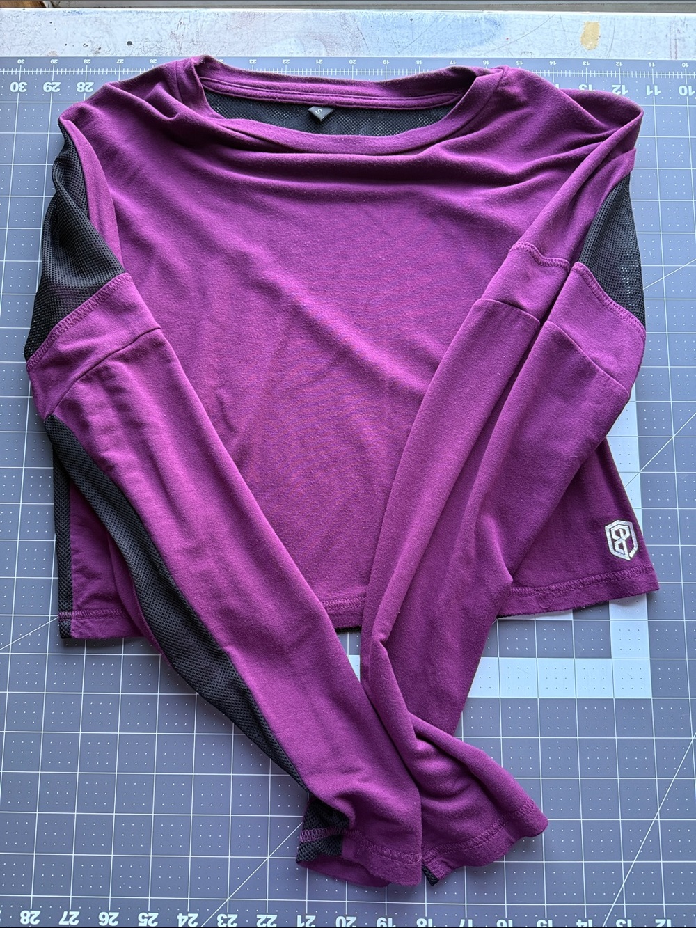 Born Primitive Athletic Long Sleeve Crop Top